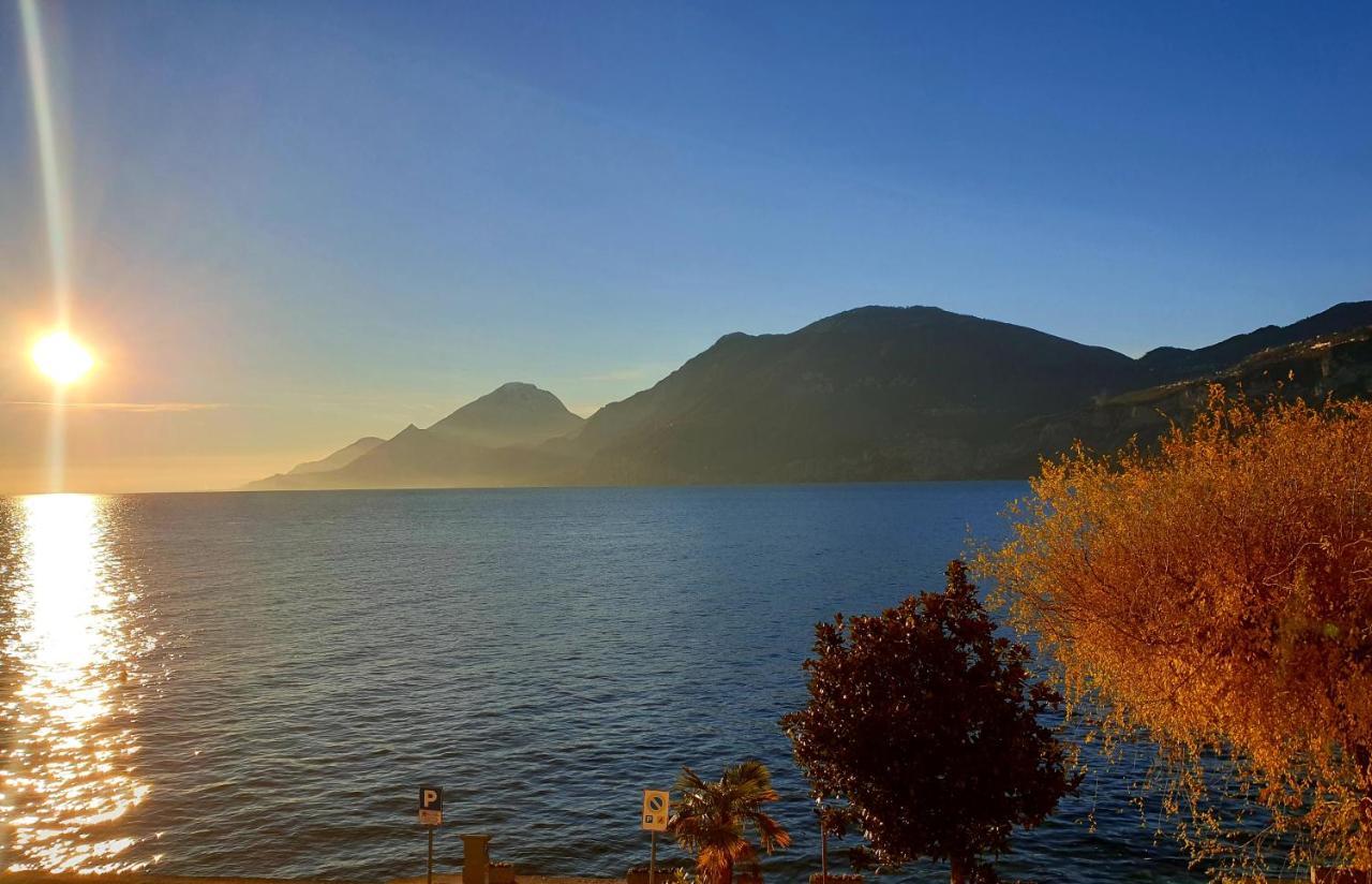 Assenza Lake Front Sweet Apartment Brenzone sul Garda Dış mekan fotoğraf