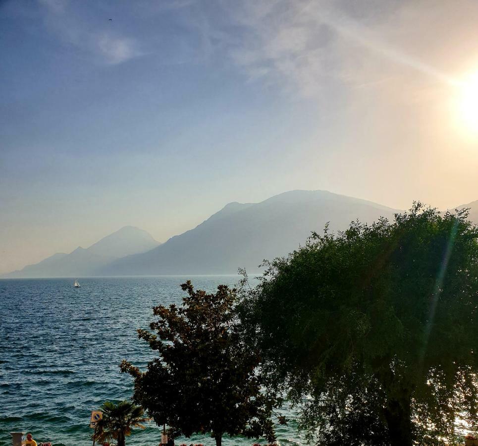Assenza Lake Front Sweet Apartment Brenzone sul Garda Dış mekan fotoğraf
